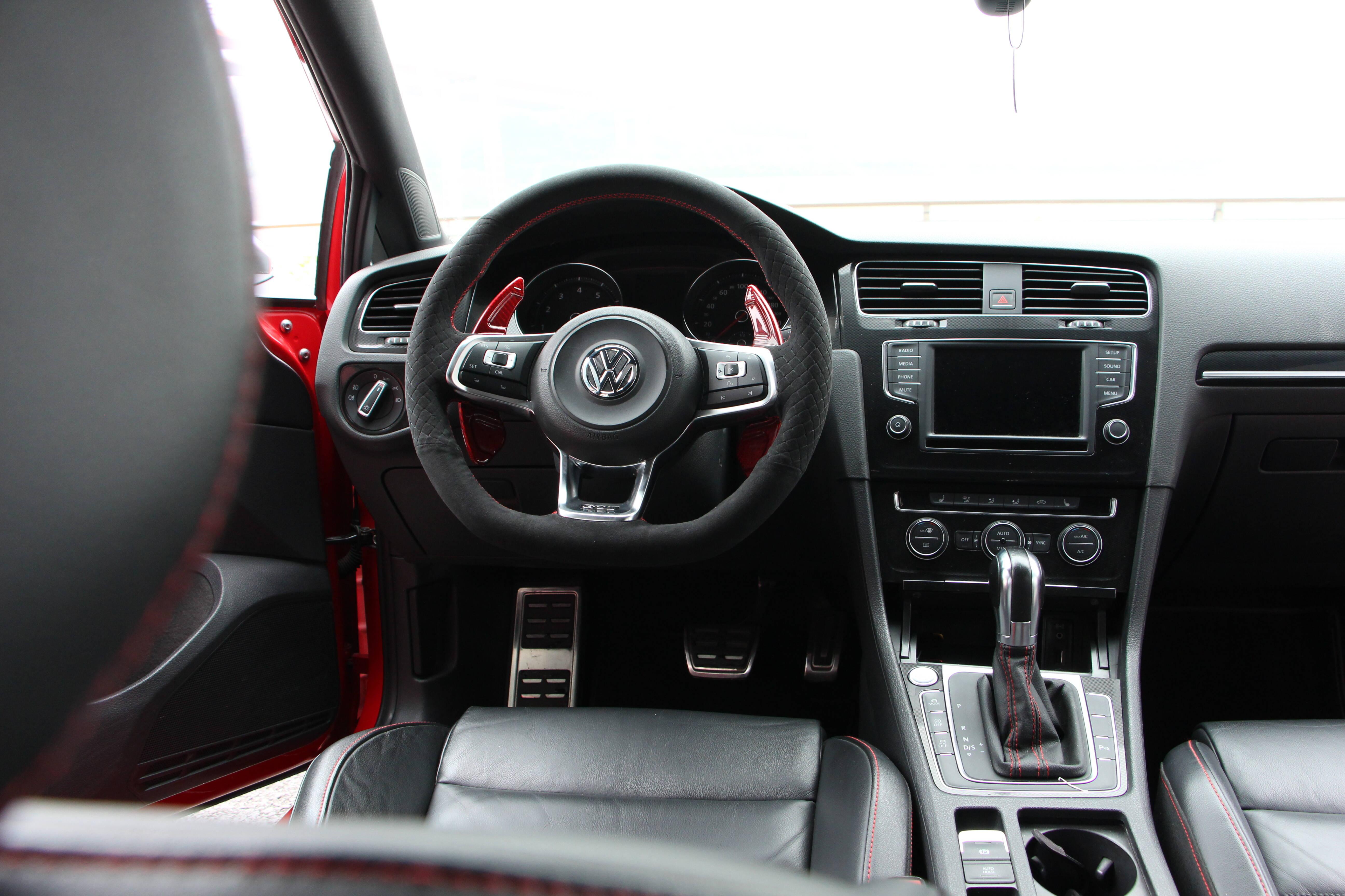 Why Stitchingcover Offers the Best Alcantara Steering Wheel Wrap
